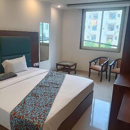 Hotel Tark Inn Near Igi Airport Új-Delhi Kültér fotó