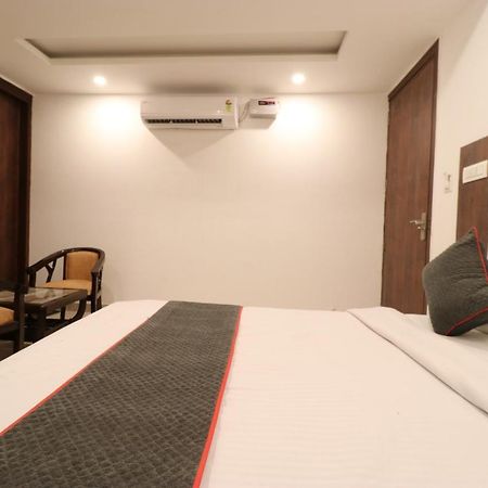 Hotel Tark Inn Near Igi Airport Új-Delhi Kültér fotó