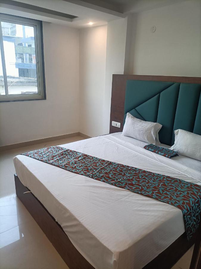 Hotel Tark Inn Near Igi Airport Új-Delhi Kültér fotó