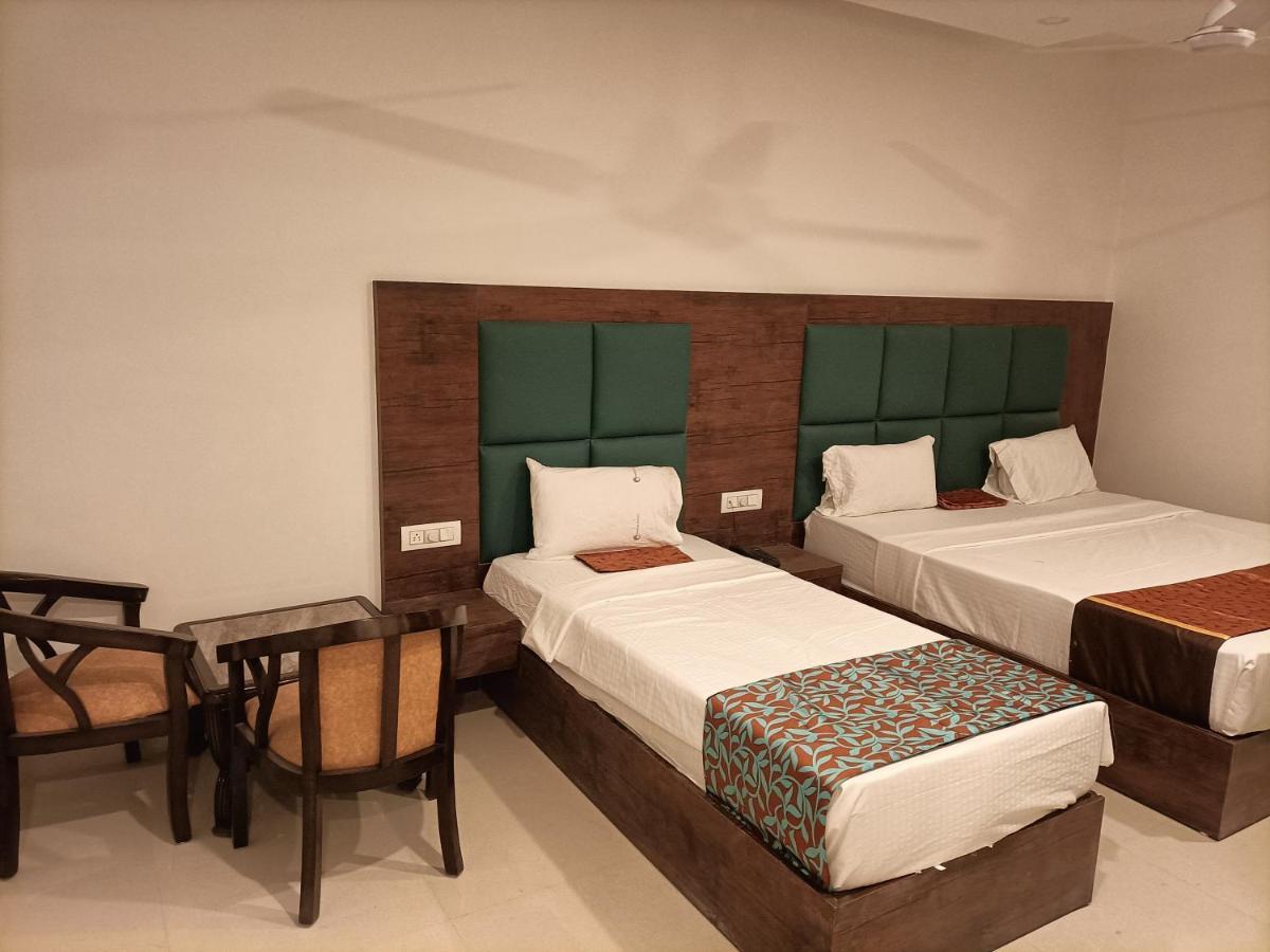 Hotel Tark Inn Near Igi Airport Új-Delhi Kültér fotó