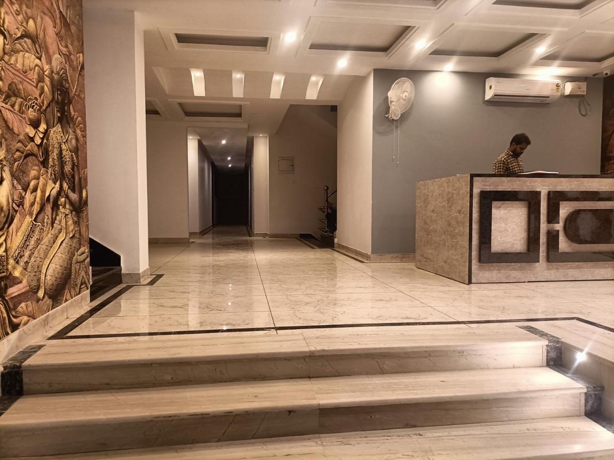 Hotel Tark Inn Near Igi Airport Új-Delhi Kültér fotó