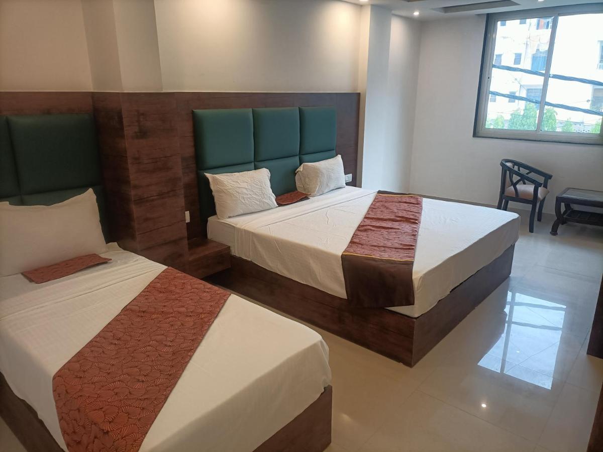 Hotel Tark Inn Near Igi Airport Új-Delhi Kültér fotó