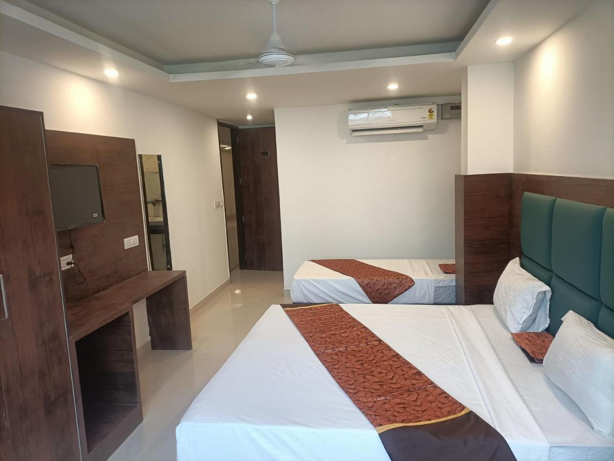 Hotel Tark Inn Near Igi Airport Új-Delhi Kültér fotó