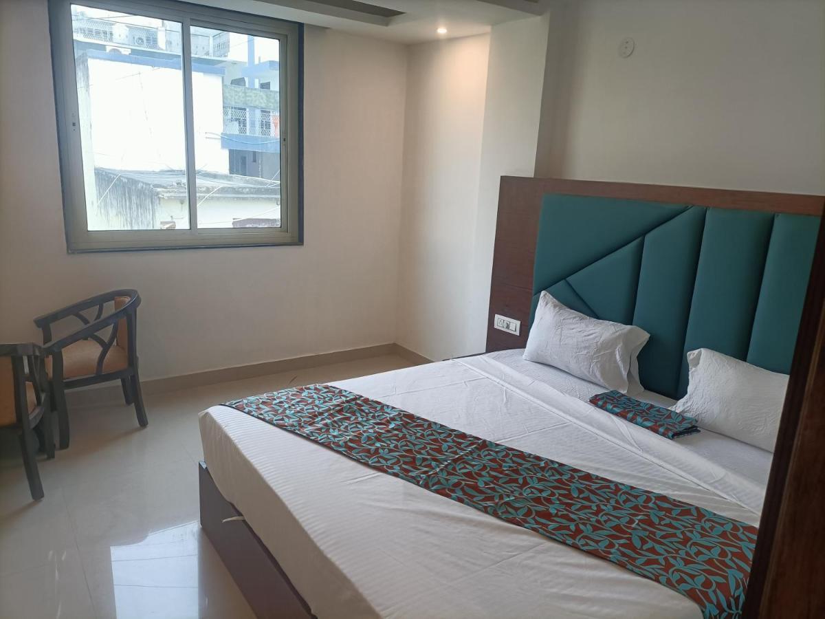 Hotel Tark Inn Near Igi Airport Új-Delhi Kültér fotó