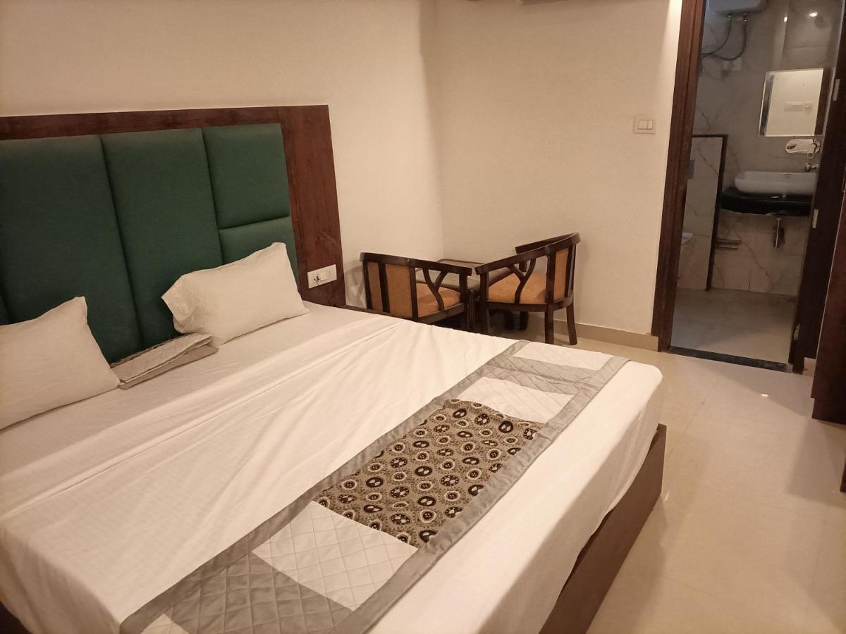 Hotel Tark Inn Near Igi Airport Új-Delhi Kültér fotó