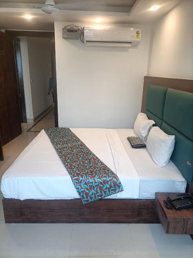 Hotel Tark Inn Near Igi Airport Új-Delhi Kültér fotó