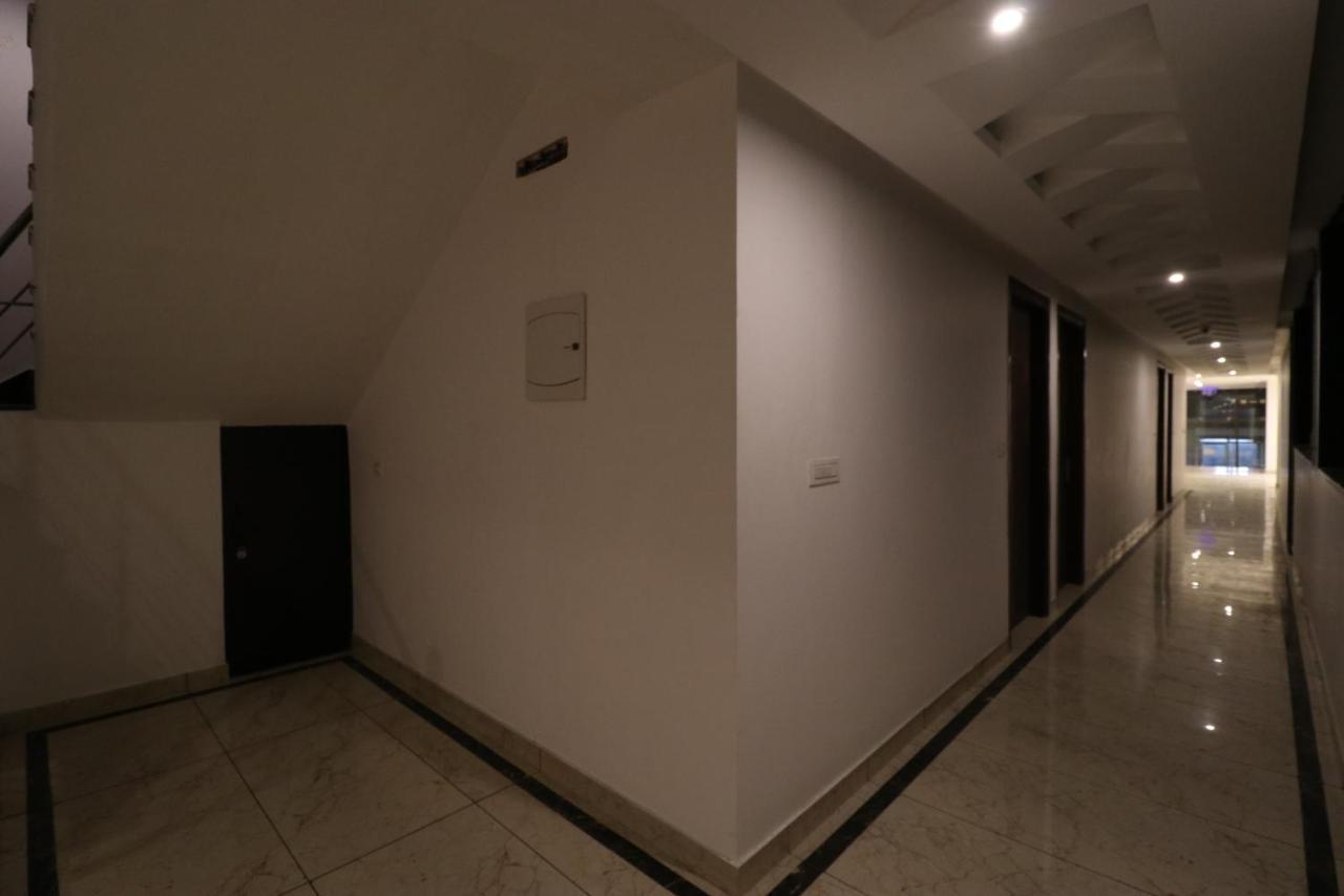 Hotel Tark Inn Near Igi Airport Új-Delhi Kültér fotó